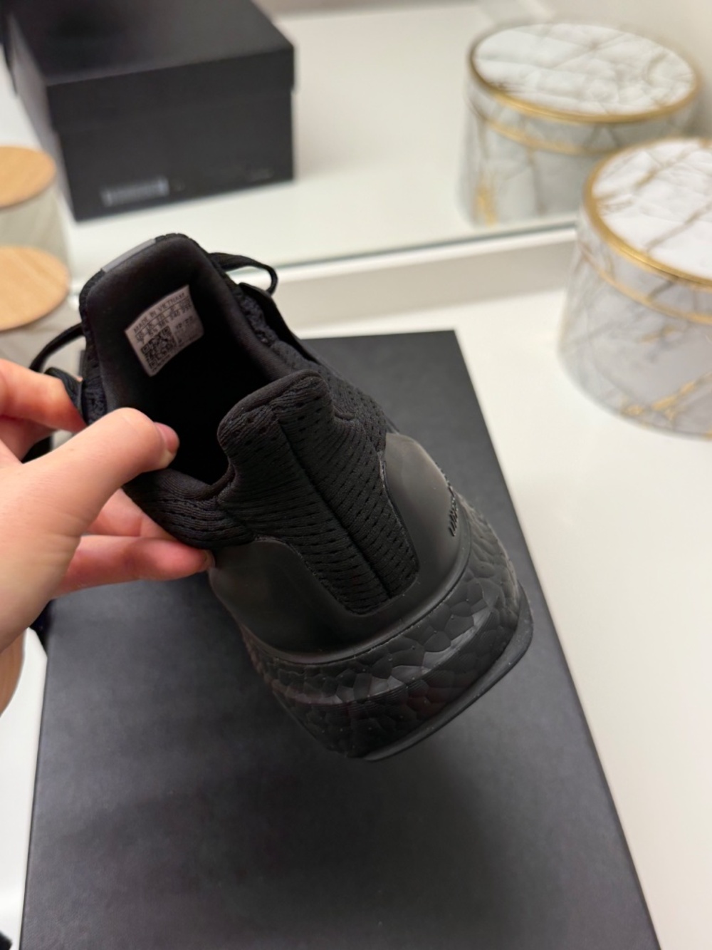 Adidas Ultraboost 1.0 DNA "Triple Black" running shoes - Picture 4 of 6